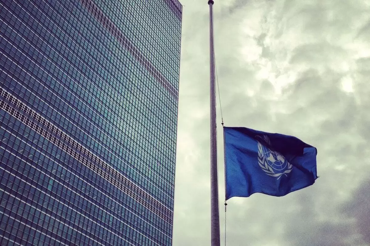 پرچم سازمان ملل متحد نیمه افراشته شد