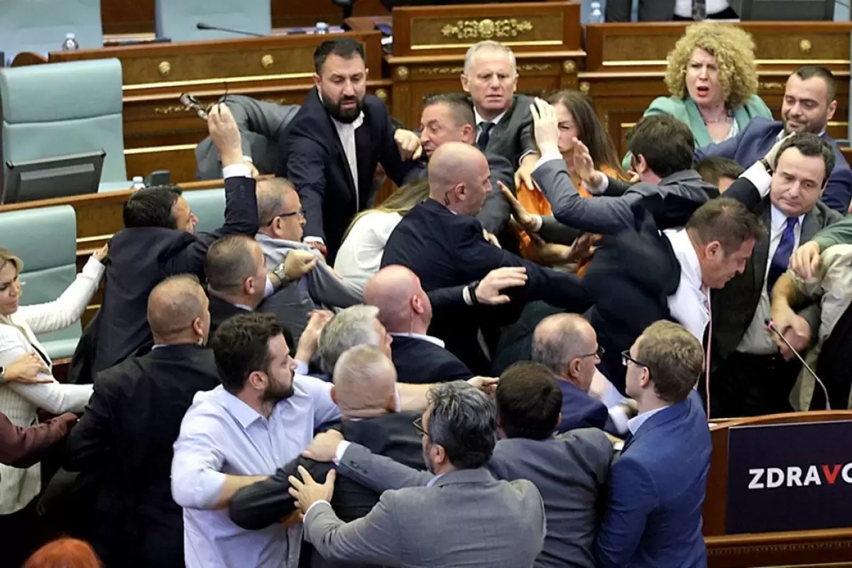 (ویدئو) درگیری بین نمایندگان پارلمان گرجستان
