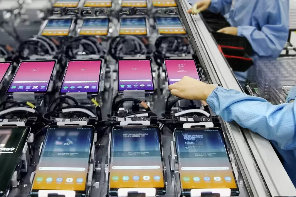 (ویدئو) خط تولید گوشی های هوشمند سامسونگ در یک کارخانه پیشرفته