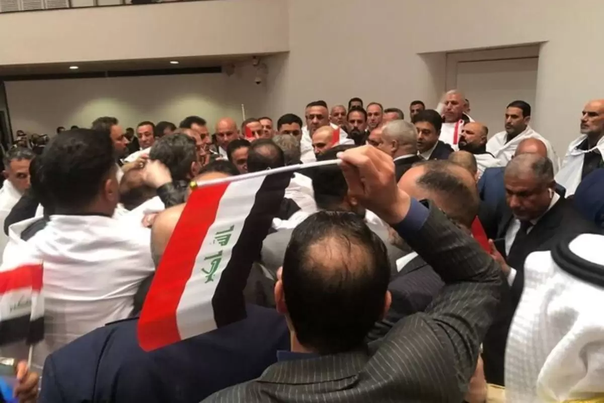(ویدئو) درگیری در پارلمان عراق