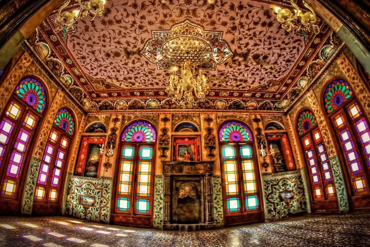 ماجرای جنجالی گم شدن اشیای تاریخی و آلبوم عکس‌های قاجاری کاخ گلستان چیست؟