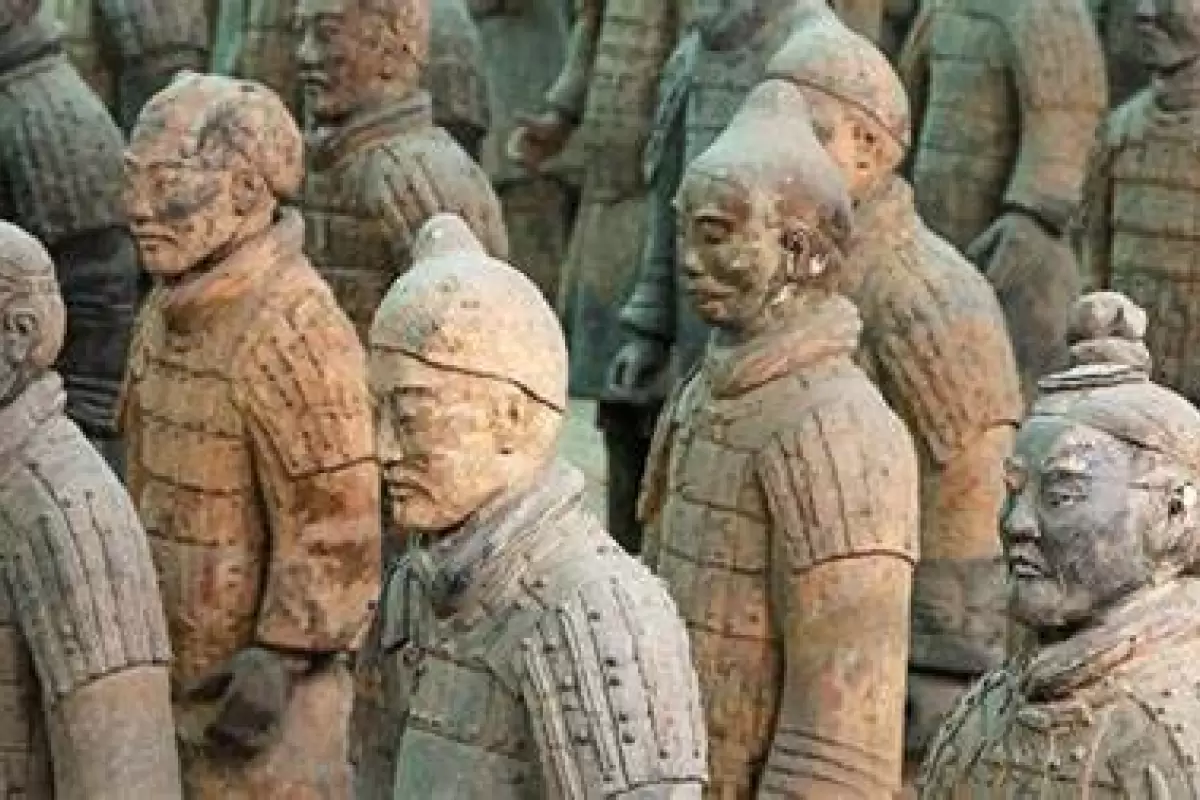 (عکس) کشف یک گنجینه باستانی در وسط لشکر سفالین چین