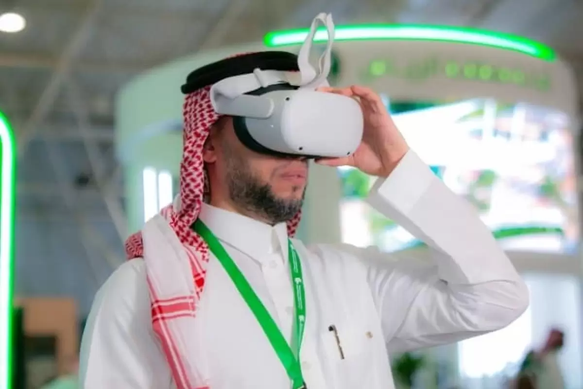 چرا عربستان از عینک مجازی در حج استفاده می‌کند؟