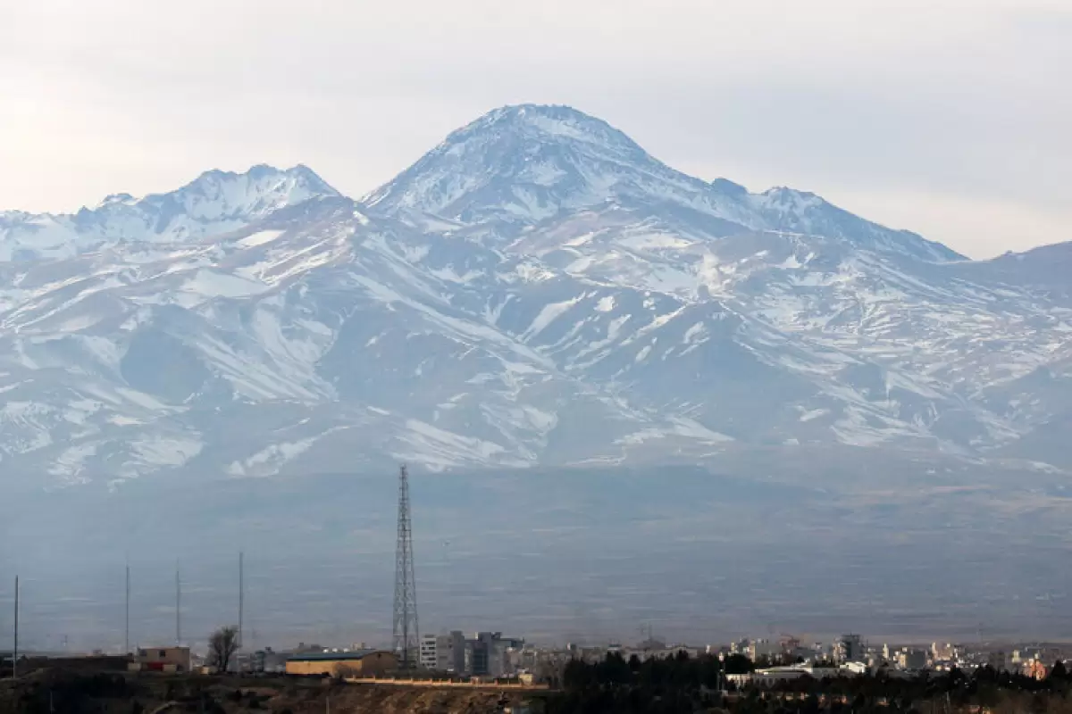 ببینید | ذوب شدن برف سبلان دردسرساز شد