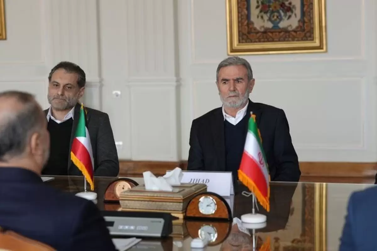 ببینید | اولین تصاویر از حضور زیاد نخاله در مصلی تهران در مراسم ویژه شهید رئیسی و هیات همراه