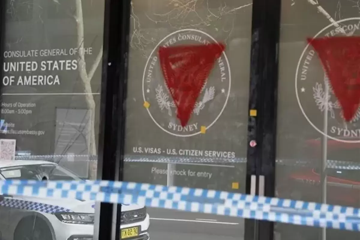 حادثه امنیتی در ساختمان کنسولگری آمریکا در سیدنی؛ پلیس استرالبا: خرابکاری است، دو مثلث قرمز روی شیشه‌های کنسولگری کشیده‌اند