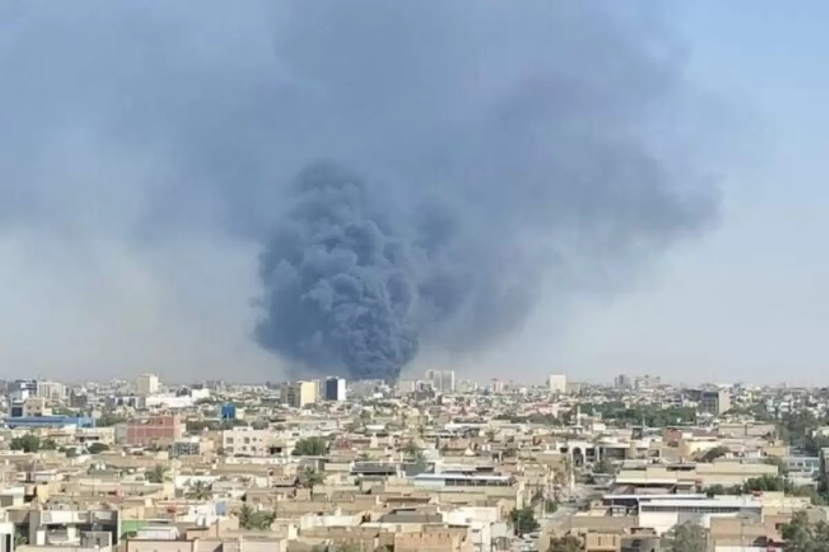 ببینید | فوری، اولین تصاویری از وقوع آتش‌سوزی گسترده در نجف اشرف