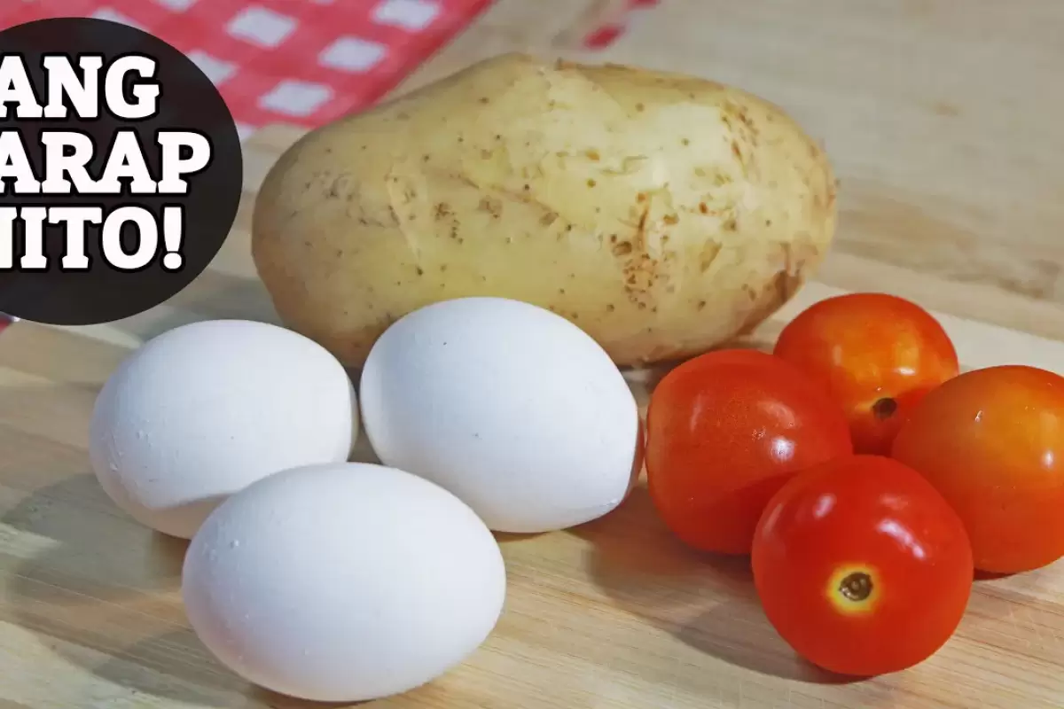(ویدئو) فرآیند پخت یک غذای ساده فیلیپینی با تخم مرغ، گوجه و سیب زمینی