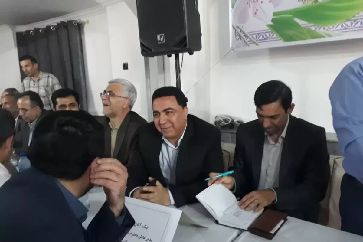 حضور مدیر مخابرات منطقه گلستان در جمع مردم شهر سنگدوین 