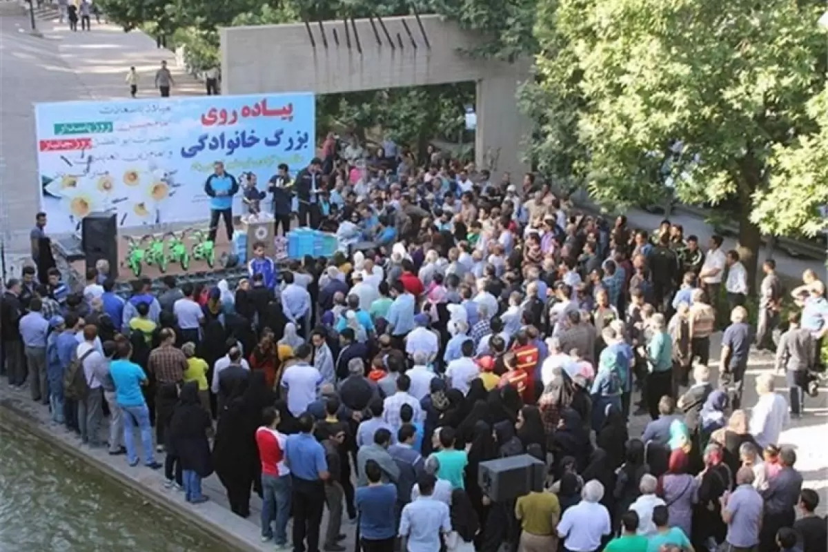 پیاده‌روی همگانی شهروندان ساکن چهارمنطقه شیراز