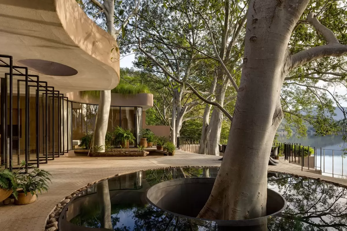 (تصاویر) معماری منحصربه‌فرد خانۀ مکزیکی که با طبیعت یکی شده است