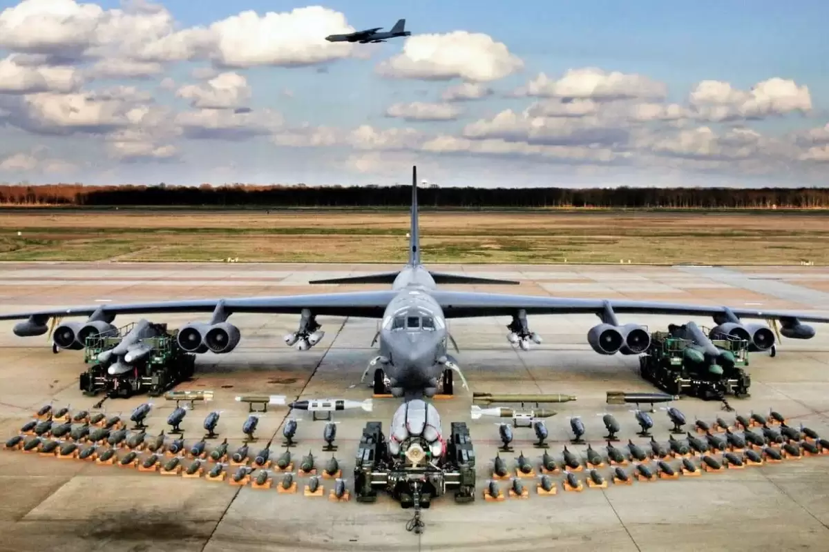 (عکس) تقابل ‌B-52 آمریکا با بمب‌افکن‌های دوربرد روسیه و چین بر فراز آلاسکا