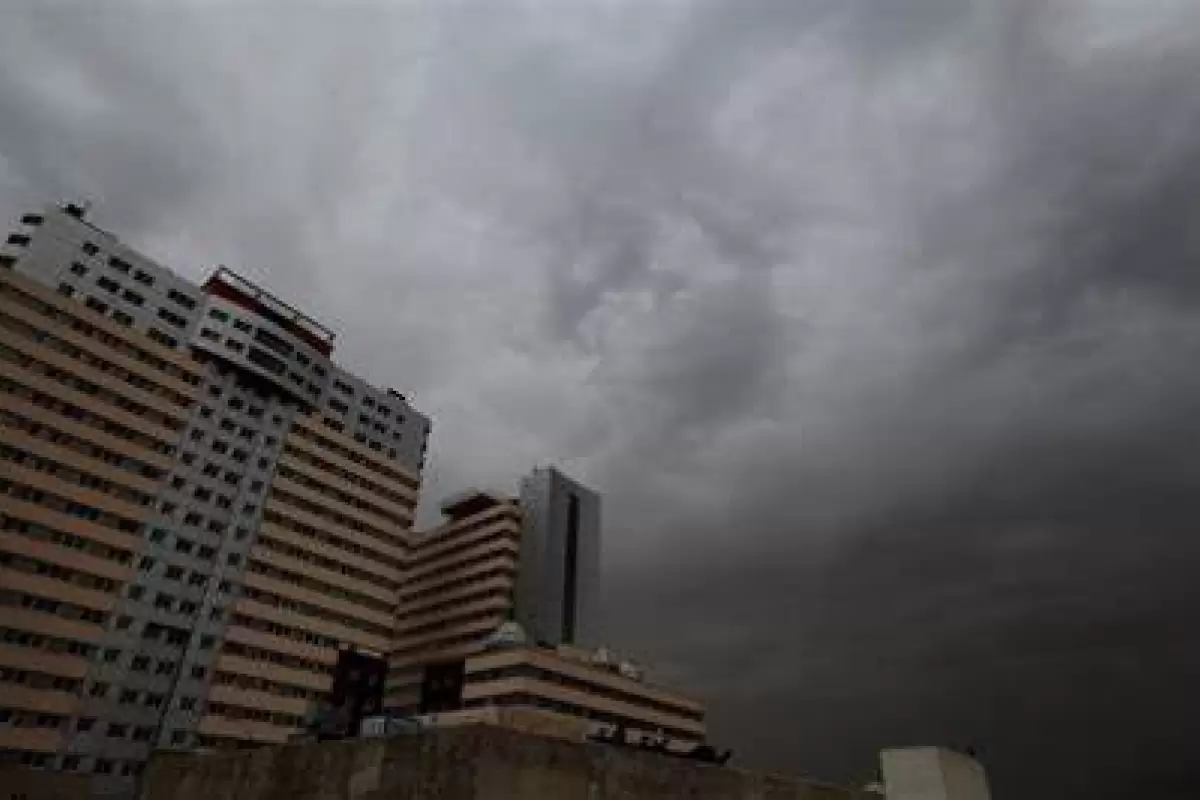 (تصاویر) سفر به تهران قدیم؛ توفان تابستانی در تهران همه غافلگیر کرد!