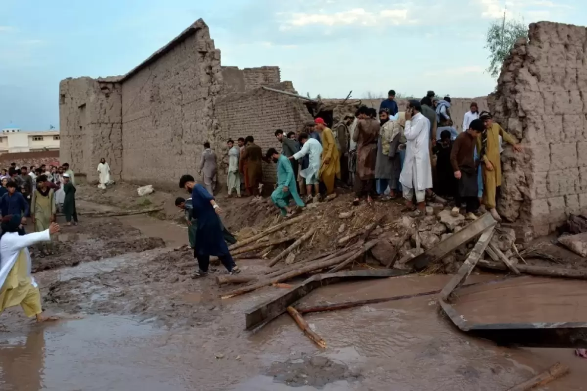 (ویدئو) طوفان و باران سیل‌آسا در ننگرهار افغانستان جان ده‌ها نفر را گرفت