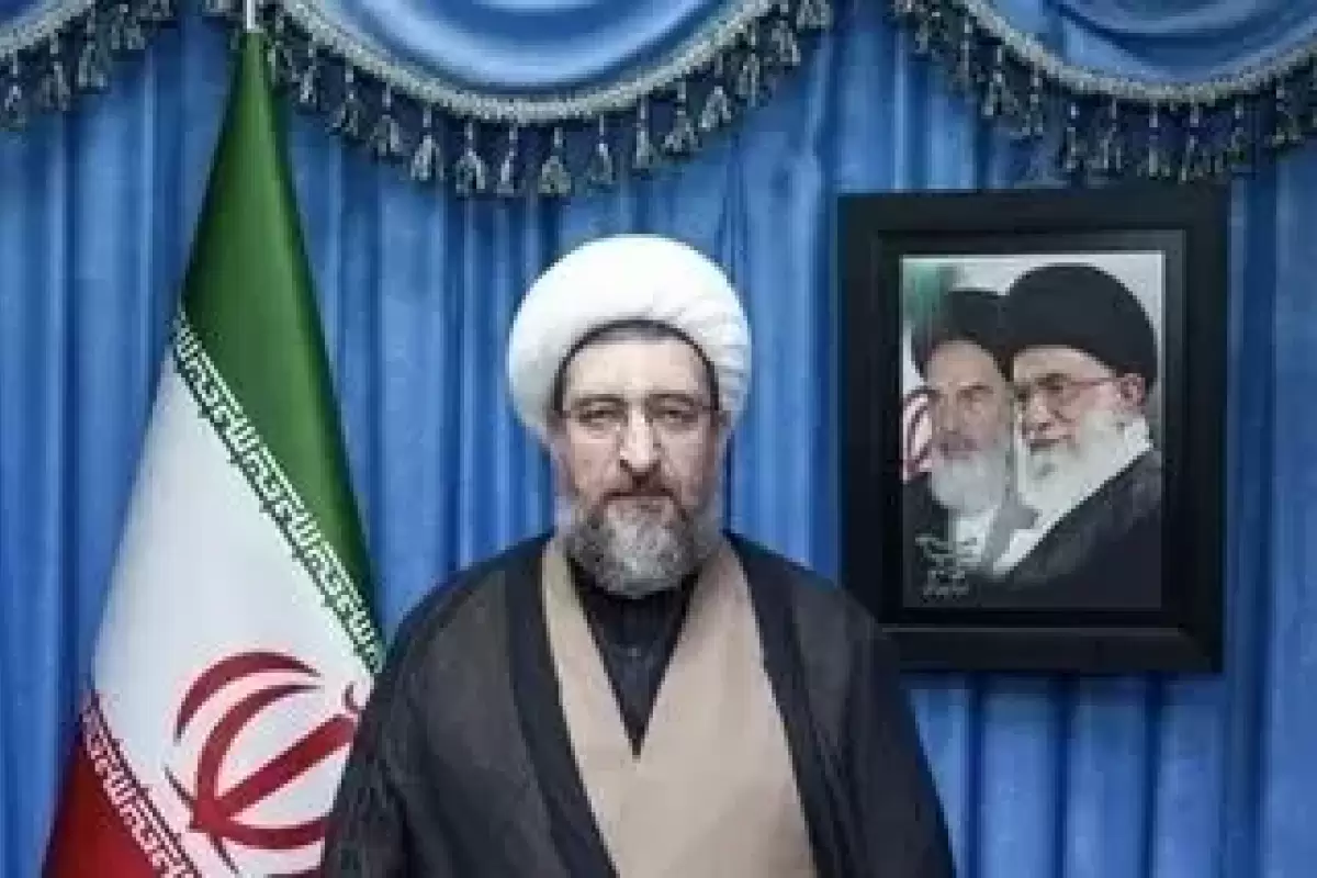 امام جمعه‌ٔ تبریز: برخی سیاسیون بزرگ‌شده در آمریکا مواظب گفتار و رفتار خود باشند!