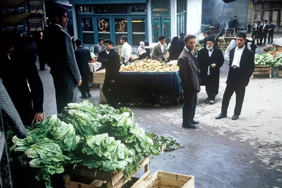 (عکس) سفر به ایران قدیم؛ ترفند عجیب بنکداران میادین تره‌بار برای گران‌فروشی لو رفت!