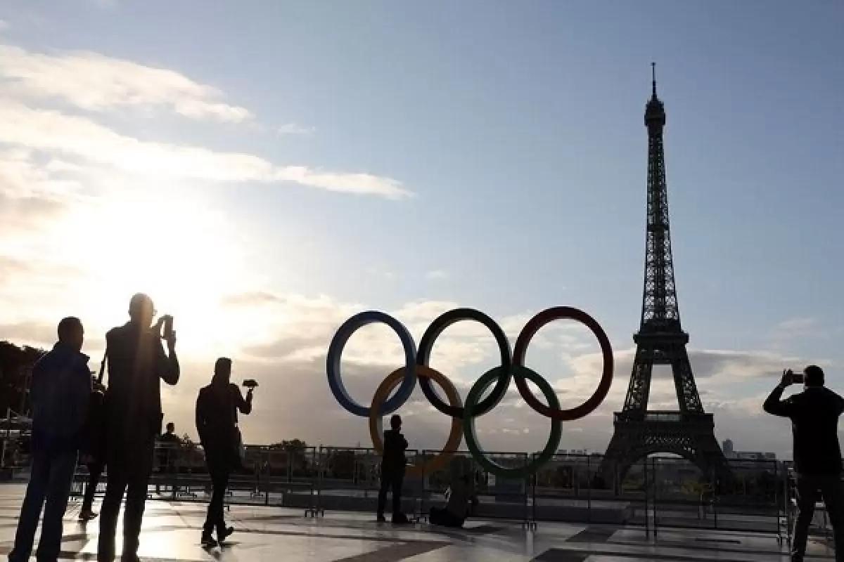 رییس و اعضای هیات اجرایی کمیته المپیک و کادر خبری راهی پاریس شدند