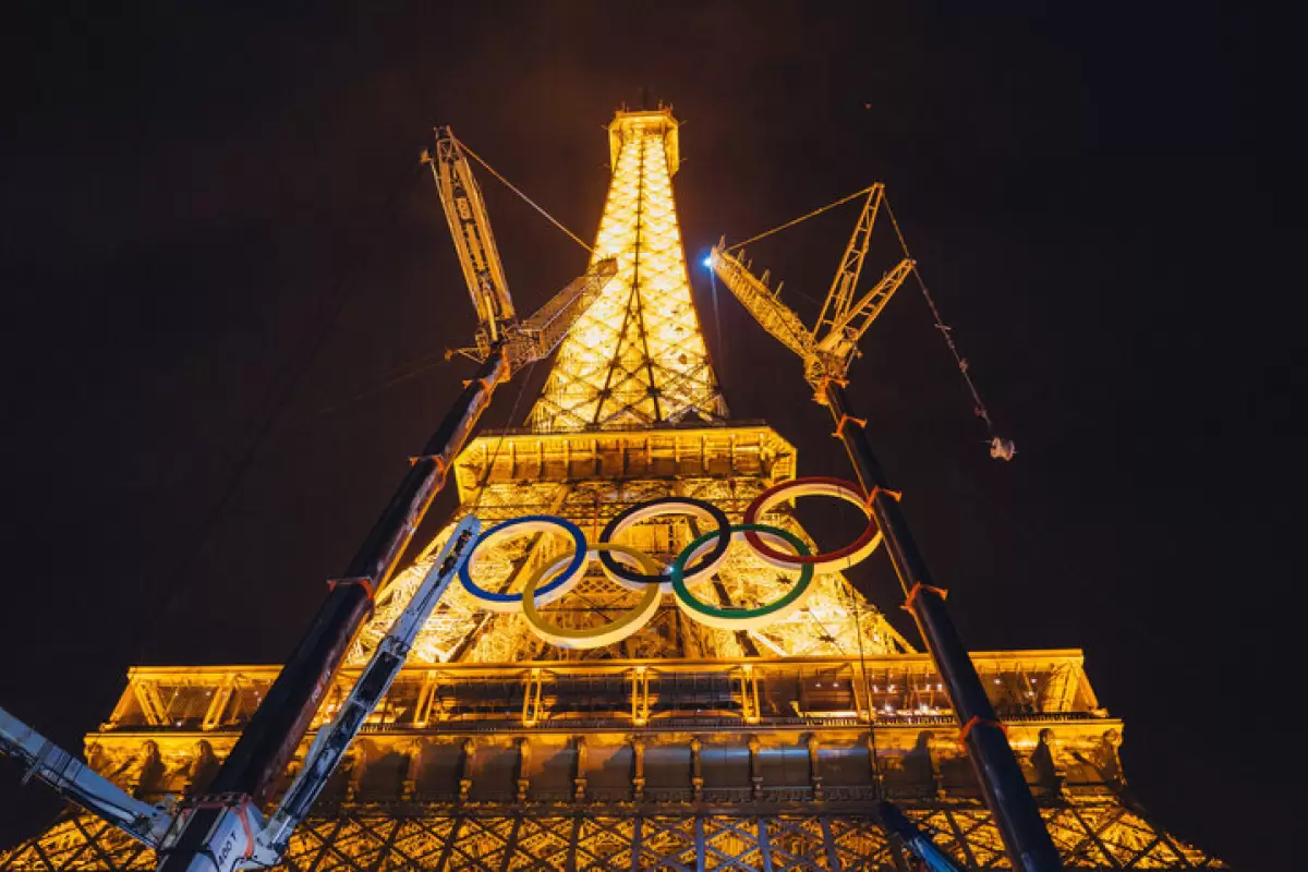 ببینید | نماد حلقه‌های المپیک بر روی برج ایفل در آستانه شروع بازی‌های المپیک