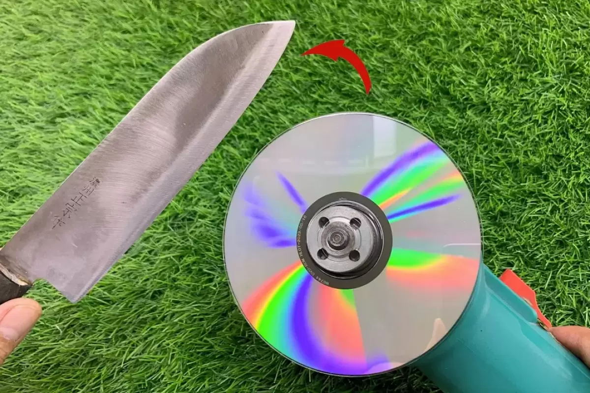 (ویدئو) روش شگفت انگیز برای تیز کردن چاقو مثل تیغ با CD!