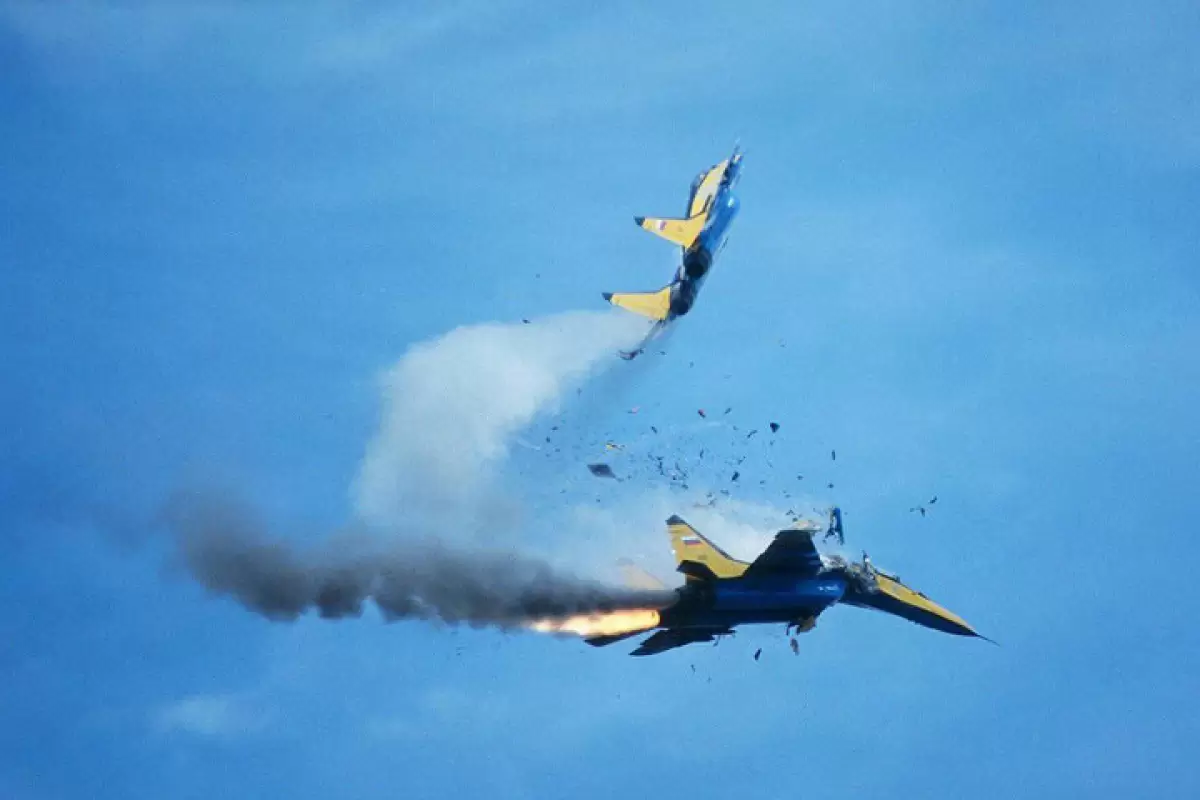 ببینید | سانحه برخورد جت‌های جنگنده روسیه در نمایش هوایی