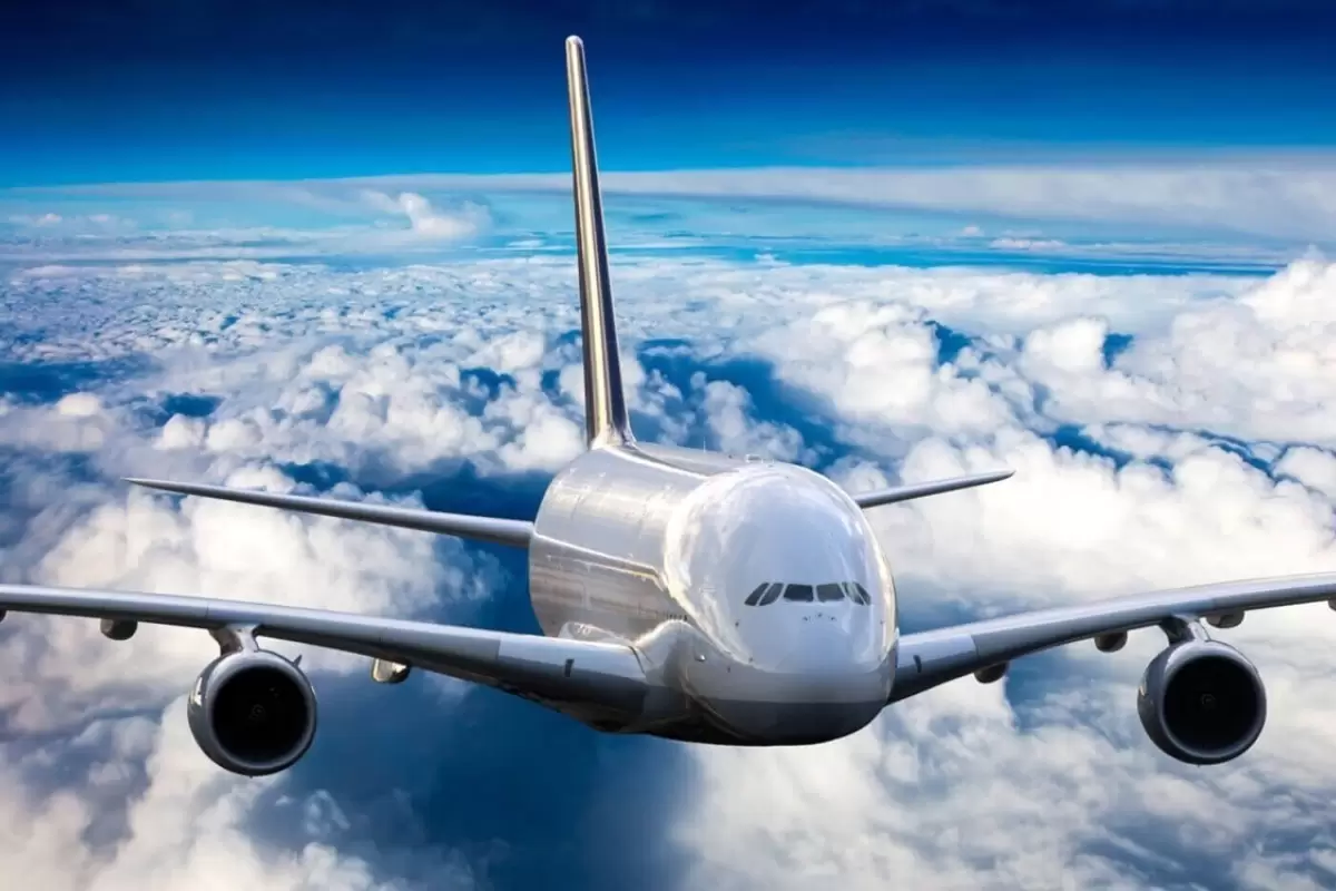 (ویدئو) پرواز هواپیما با سرعت ۸۰۰ کیلومتر بر ساعت در آسمان