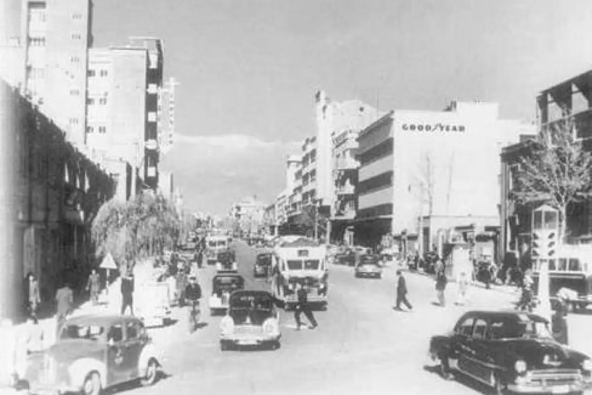 (عکس) سفر به تهران قدیم؛ نمایی از خیابان سعدی تهران 68 سال پیش