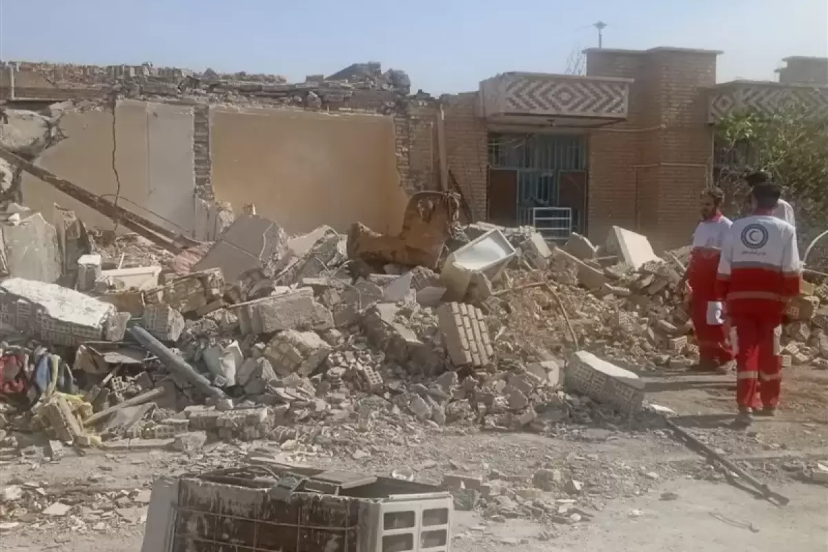 تخریب یک واحد مسکونی بر اثر انفجار گاز در اهواز