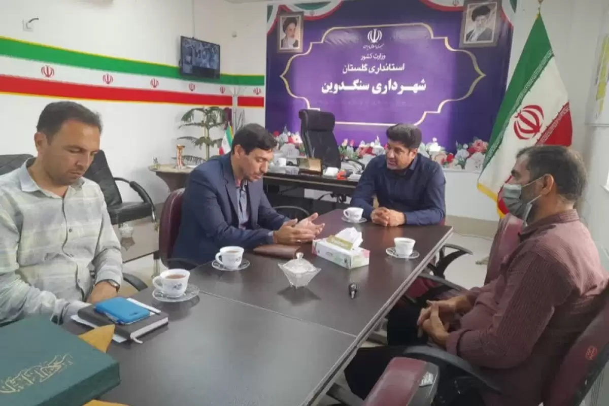بررسی توسعه شبکه فیبر مخابرات در شهر سنگدوین 
