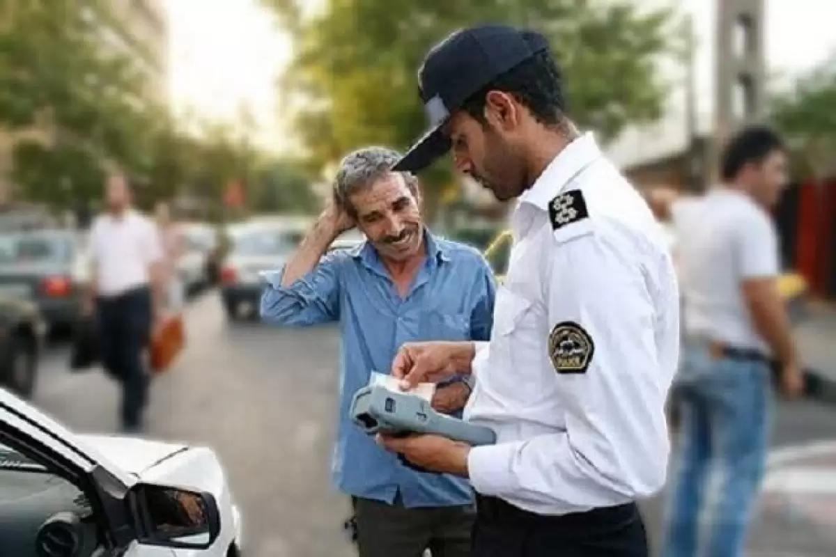 ببینید | گریه عجیب پیرمرد وقتی در تور پلیس نامحسوس افتاد؛ مواجهه با تخلفات اعجاب‌آور!