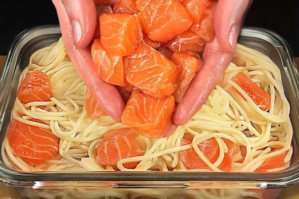 (ویدئو) نحوه پخت ماکارونی با ماهی سالمون به روش مادربزرگ های آلمانی