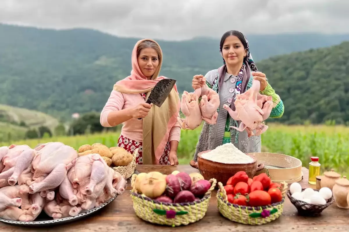 (ویدئو) پخت مرغ تنوری و نان سنتی به روش بانوان روستایی آستارایی