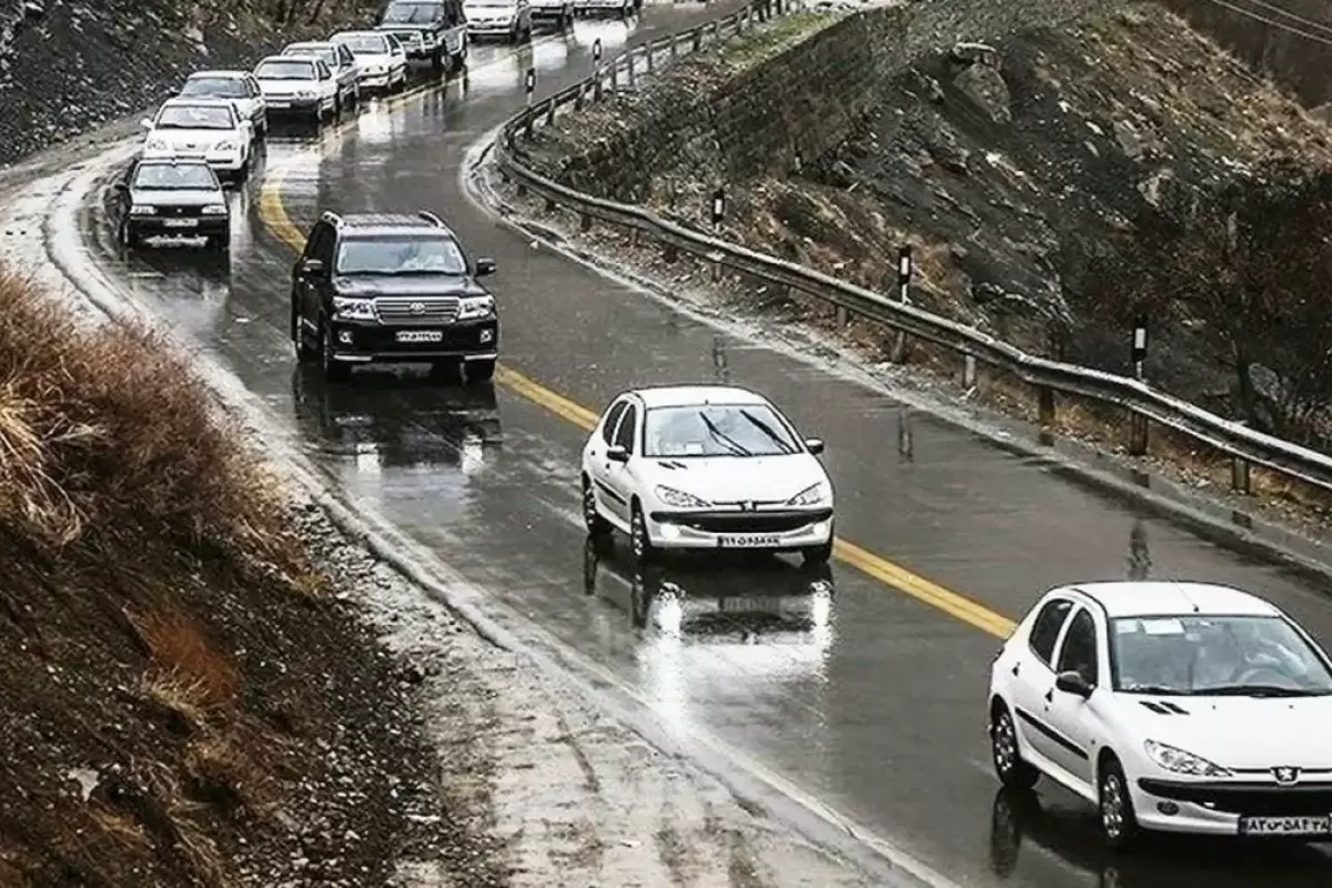 بارندگی شدید در جاده‌های ۷ استان کشور؛ جدیدترین وضعیت چالوس