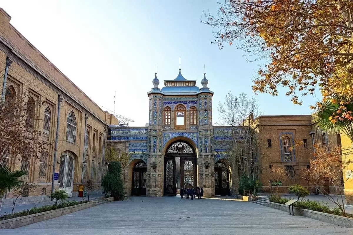 (عکس) سفر به تهران؛ نمایی از میدان مشق تهران (باغ ملی) در سال 1304