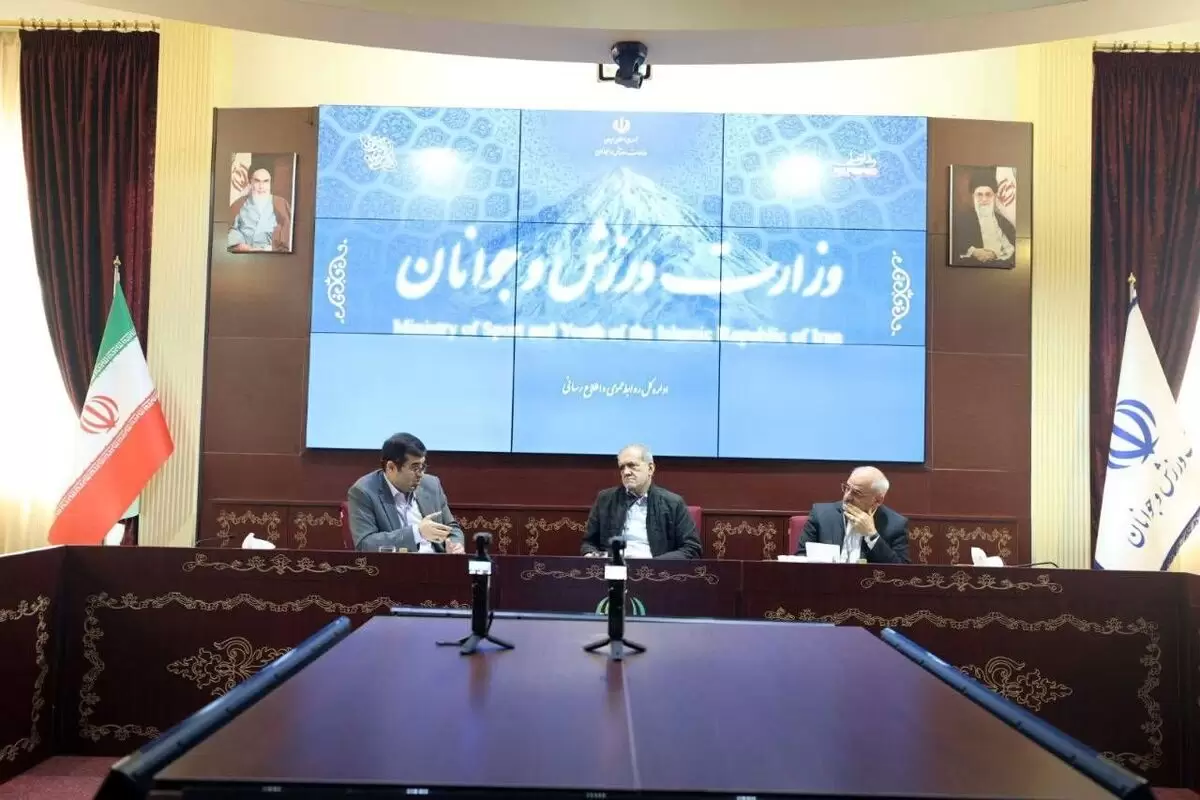 (ویدئو) بازدید سرزده امروز پزشکیان از وزارت ورزش و جوانان