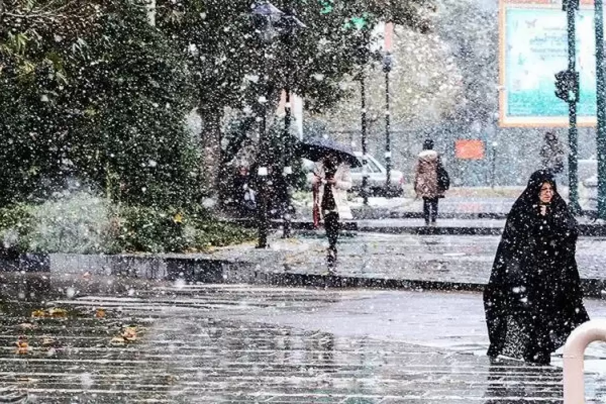 کاهش شدید دمای تهران تا روز سه‌شنبه؛ برف در راه است