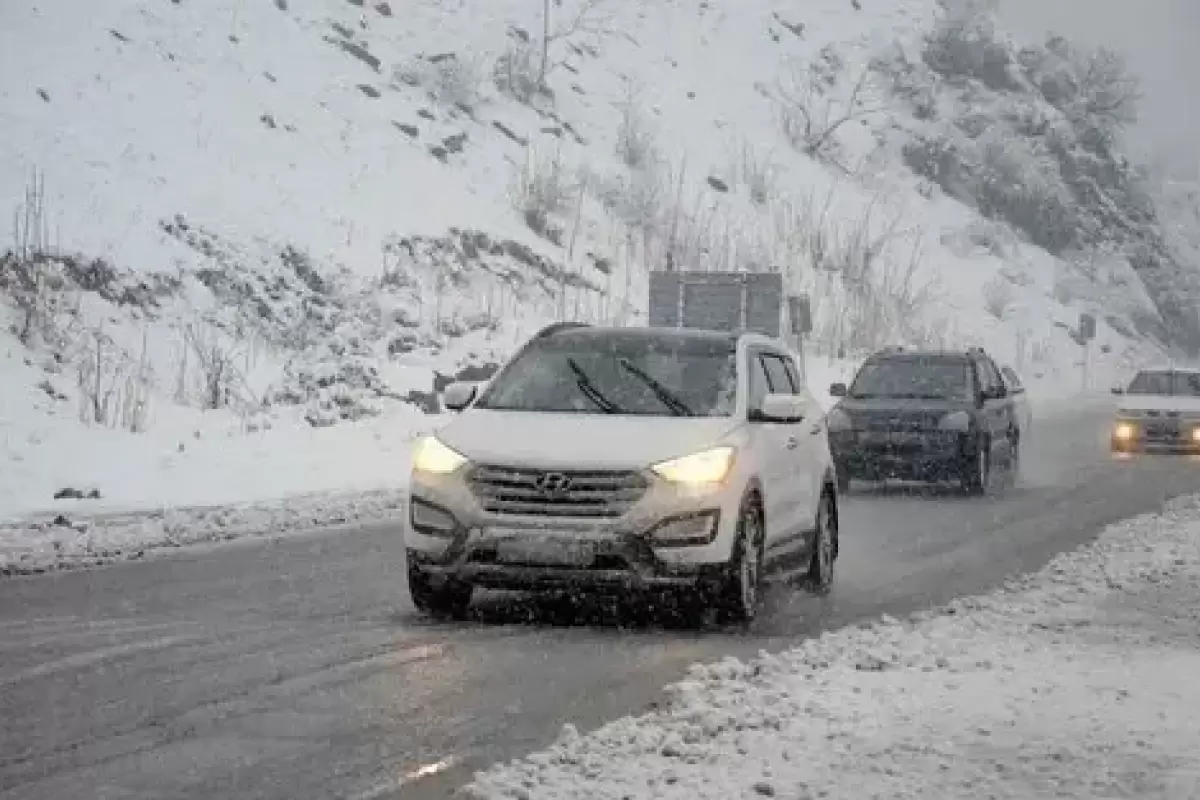 بارش برف و باران در جاده‌ها / از سفر‌های غیرضرور طی ۴۸ ساعت آینده خودداری کنید