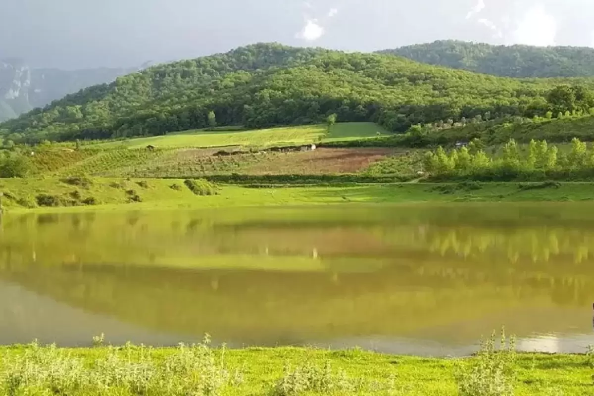 (عکس) سفر به ایران قدیم؛ «دو خارجی در بندر ترکمن»؛ سال 52