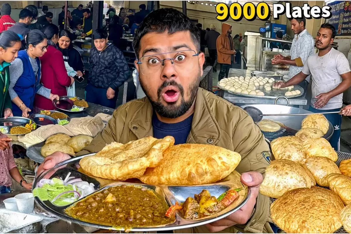 (ویدئو) غذای خیابانی در هند؛ پخت چوله باتوره در دهلی نو