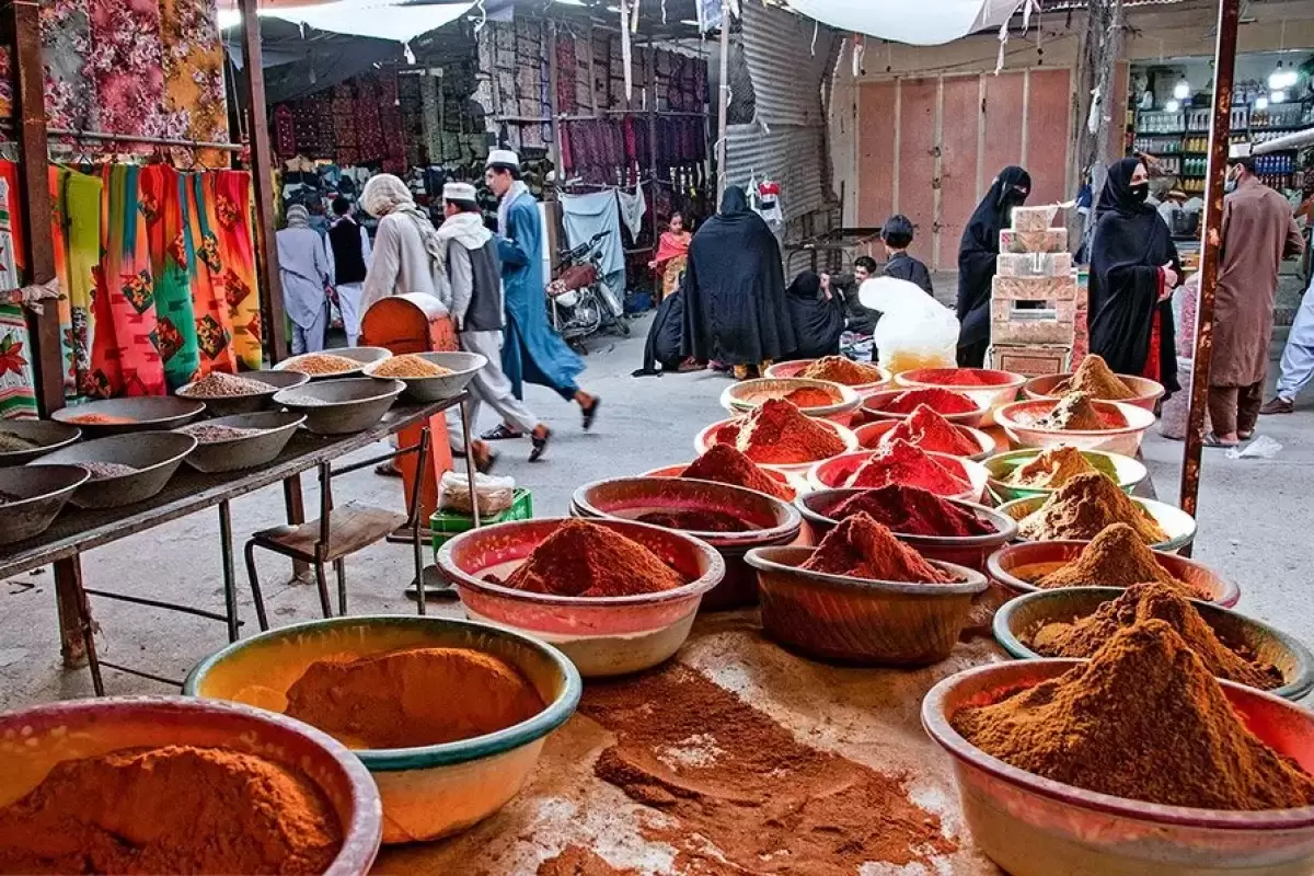 ببینید| در کوچه‌های خاکی بلوچستان؛ مهاجران، بی‌شناسنامه‌ها و عطر بریانی