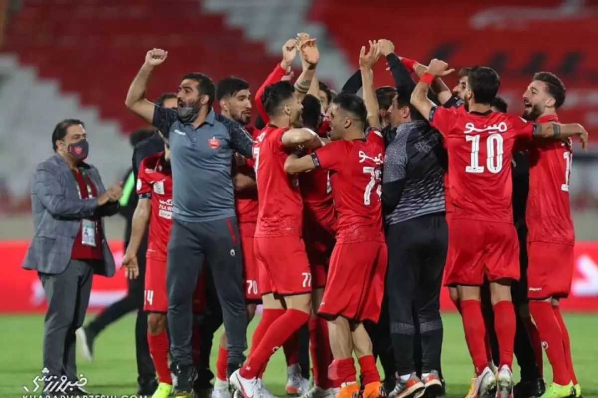 ببینید | تقسیم شادی کارتال با هواداران پرسپولیس، بعد از پیروزی مقابل استقلال