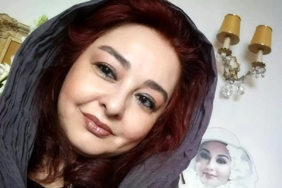 (عکس) سفر در زمان؛ «ماهایا پطروسیان در آغوش پدرش در یک سالگی»؛ سال 49