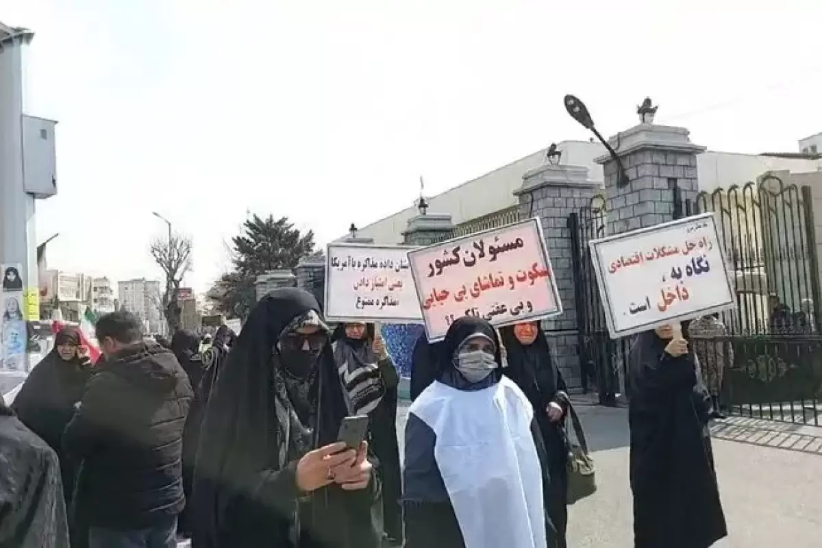 اعتراض به برخوردهای تبعیض‌آمیز در مواجهه با اعتراضات مردم؛ آیا کسانی که با قانون حجاب مخالف هستند هم می‌توانند تجمع کنند؟