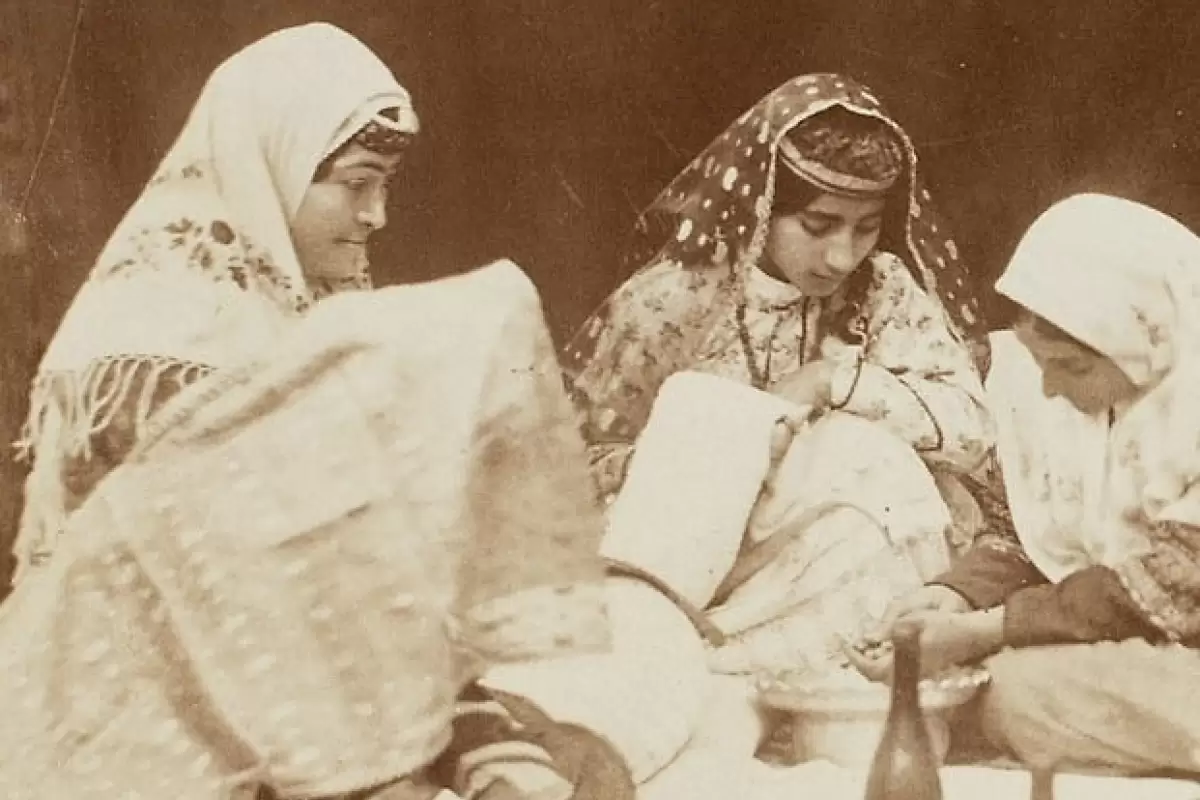 (عکس) سفر به ایران قدیم؛ سفرۀ ناهار یک خانوادۀ ایرانی در دوران قاجار