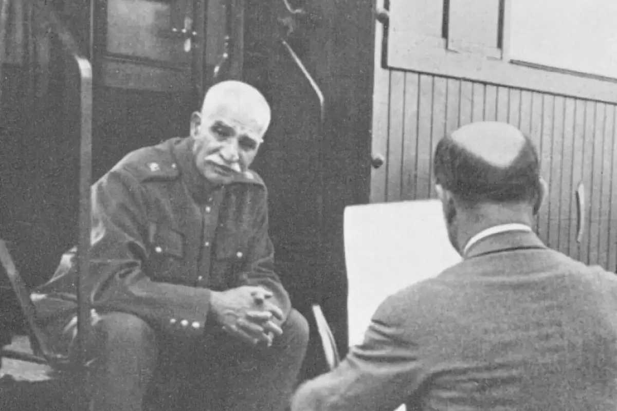 (عکس) سفر به ایران قدیم؛ روزی که رضاخان شاه شد؛ 99 سال قبل