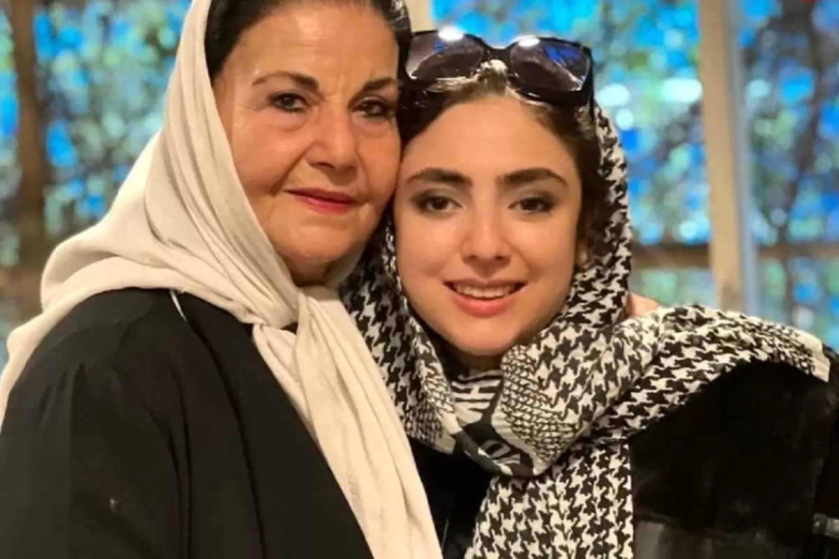 (عکس) سفر در زمان؛ ژست صمیمی «فرانک میرقهاری و حنا» نوه فردین؛ دهه 90