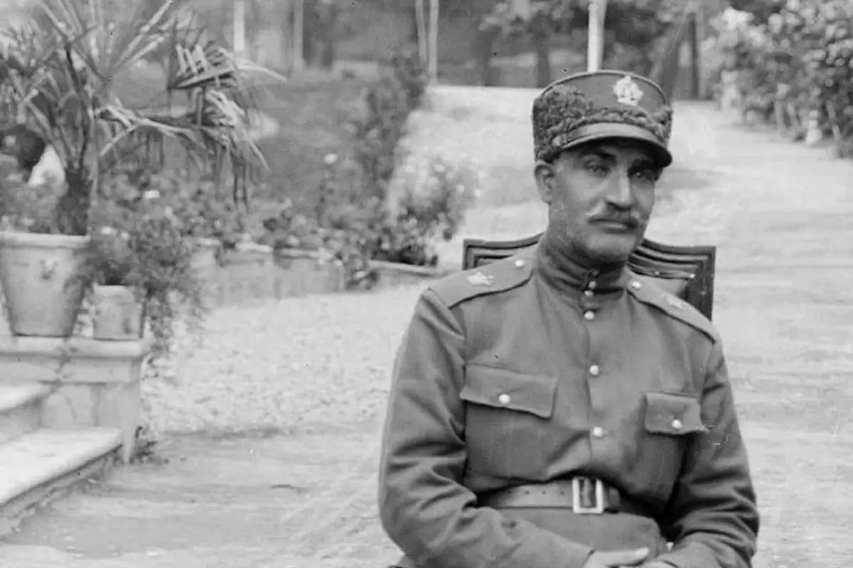 (عکس) سفر به تاریخ؛ «رضاخان در حال بازدید از راه آهن سراسری»؛ سال 1316