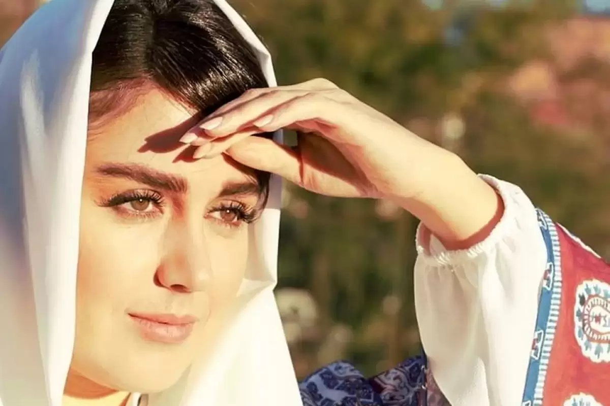 (عکس) سفر در زمان؛ چهرۀ «افسانه پاکرو» در اولین فیلم سینمایی‌اش در 22 سالگی