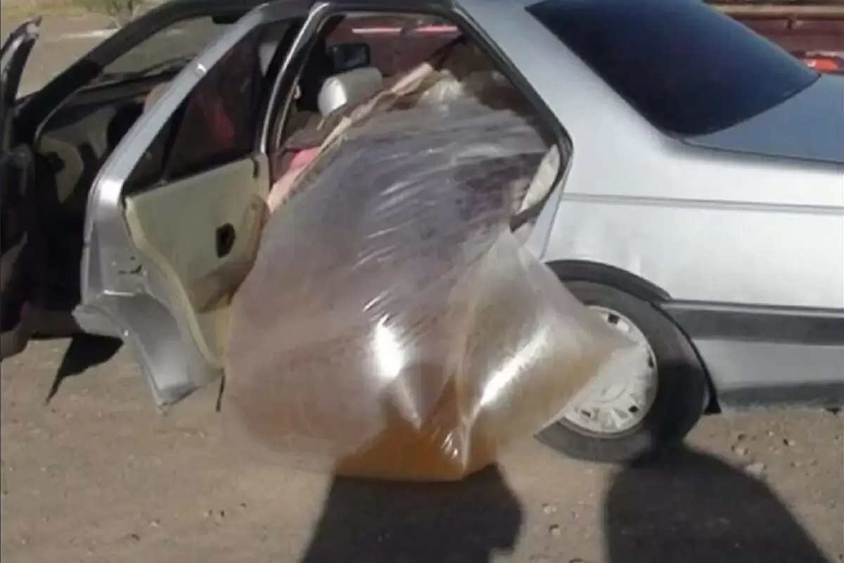 کشف خودرو پژو 405 با خلافی ۱۴ میلیون تومانی همراه با قاچاق سوخت