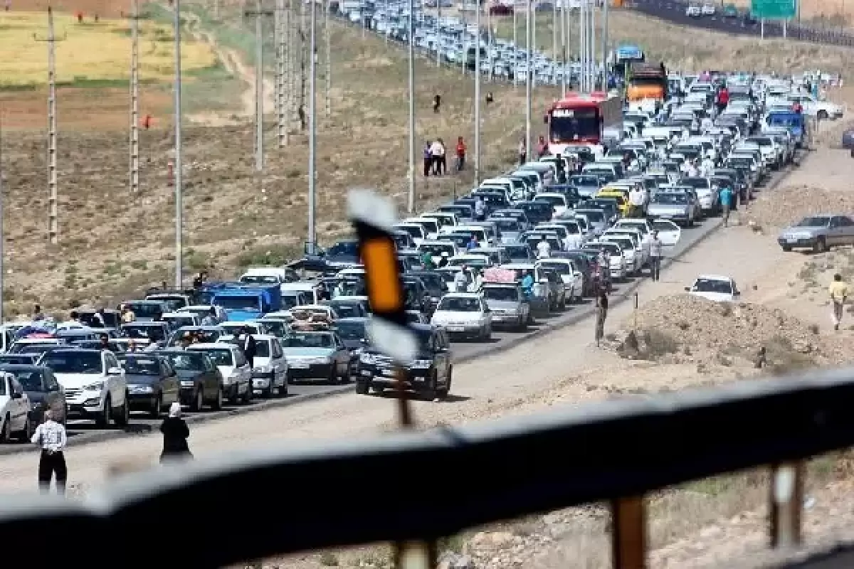 جاده چالوس یکطرفه شد/محدودیت‌های ترافیکی در آزادراه تهران-شمال به منظور تخلیه بار ترافیکی