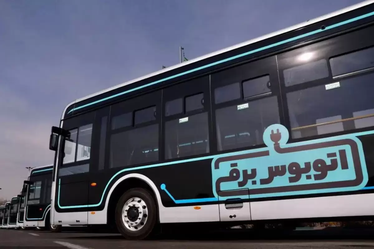 آغاز فعالیت اتوبوس‌های برقی شهر تهران در خط جمهوری- بهارستان